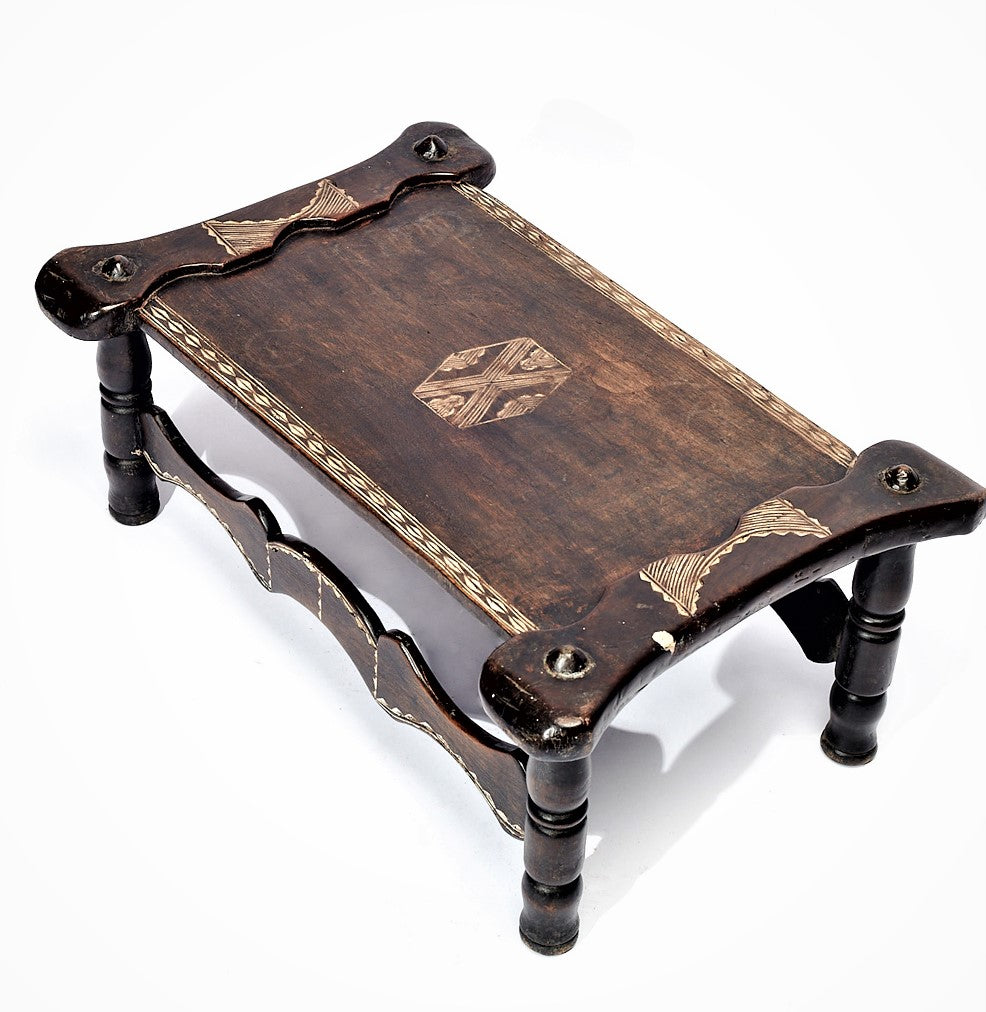 BAOULE TRADITIONAL TABLE